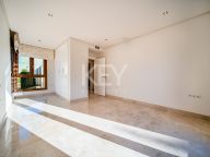 Villa for sale in Benahavis