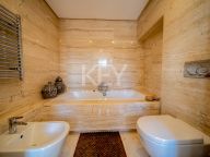 Villa for sale in Benahavis