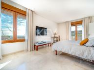 Villa for sale in Benahavis