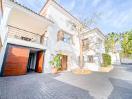Villa for sale in Benahavis