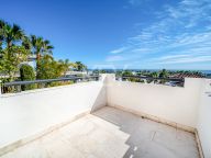 Villa for sale in Benahavis
