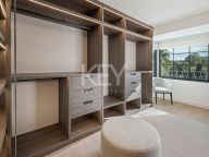 Villa for sale in Nueva Andalucia