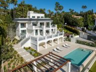 Villa for sale in Nueva Andalucia
