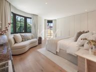 Villa for sale in Nueva Andalucia