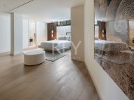 Villa for sale in Nueva Andalucia