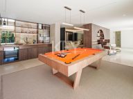 Villa for sale in Nueva Andalucia