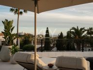Villa for sale in Benahavis