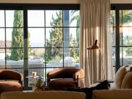 Villa for sale in Benahavis
