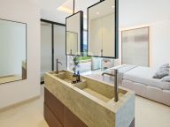 Villa for sale in Nueva Andalucia