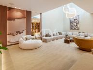 Villa for sale in Nueva Andalucia