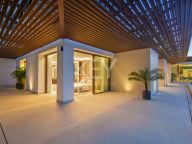 Villa for sale in Nueva Andalucia