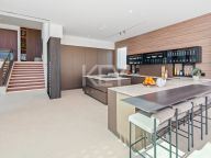 Villa for sale in Nueva Andalucia