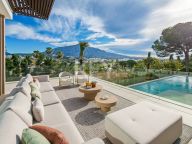 Villa for sale in Nueva Andalucia