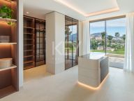 Villa for sale in Nueva Andalucia