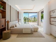 Villa for sale in Nueva Andalucia