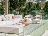 Villa for sale in Nueva Andalucia