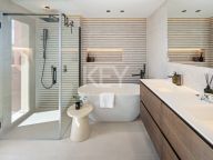 Duplex Penthouse for sale in Benahavis