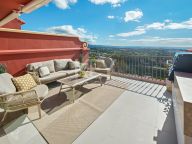 Duplex Penthouse for sale in Benahavis