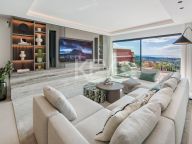 Duplex Penthouse for sale in Benahavis