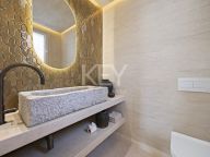 Villa for sale in La Alqueria, Benahavis