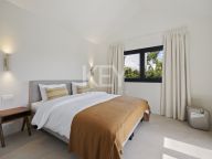 Villa for sale in La Alqueria, Benahavis