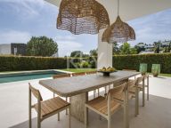 Villa for sale in La Alqueria, Benahavis