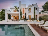 Villa for sale in La Alqueria, Benahavis