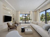 Villa for sale in La Alqueria, Benahavis