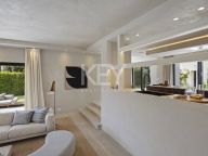 Villa for sale in La Alqueria, Benahavis
