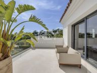 Villa for sale in La Alqueria, Benahavis