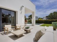 Villa for sale in La Alqueria, Benahavis