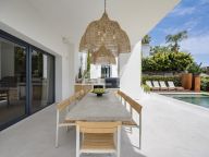 Villa for sale in La Alqueria, Benahavis