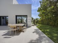 Villa for sale in La Alqueria, Benahavis