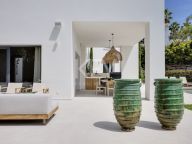 Villa for sale in La Alqueria, Benahavis