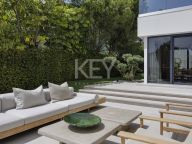 Villa for sale in La Alqueria, Benahavis