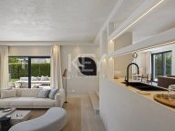 Villa for sale in La Alqueria, Benahavis