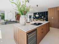 Villa for sale in Nueva Andalucia