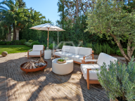 Villa for sale in Nueva Andalucia