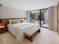 Villa for sale in Nueva Andalucia