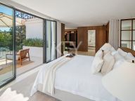 Villa for sale in Nueva Andalucia