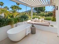 Villa for sale in Nueva Andalucia