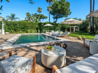 Villa for sale in Nueva Andalucia