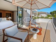Villa for sale in Nueva Andalucia