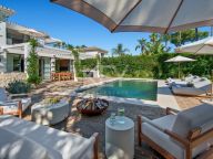 Villa for sale in Nueva Andalucia