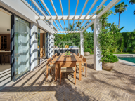 Villa for sale in Nueva Andalucia