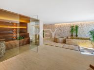 Villa for sale in Nueva Andalucia