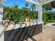 Villa for sale in Nueva Andalucia