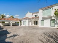 Villa for sale in Benahavis