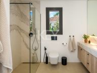 Villa for sale in Benahavis