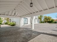 Villa for sale in Benahavis